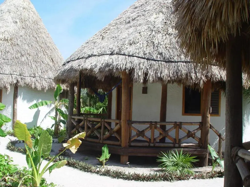 Bungalow with garden view