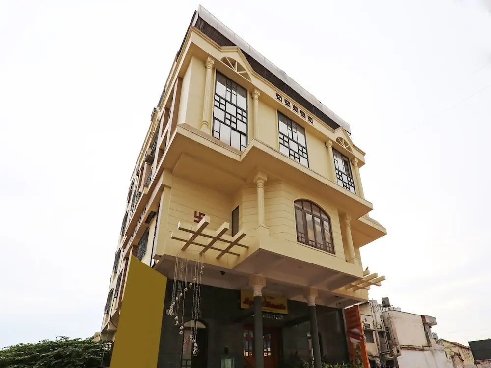 OYO 9904 Vyshakh Hotel