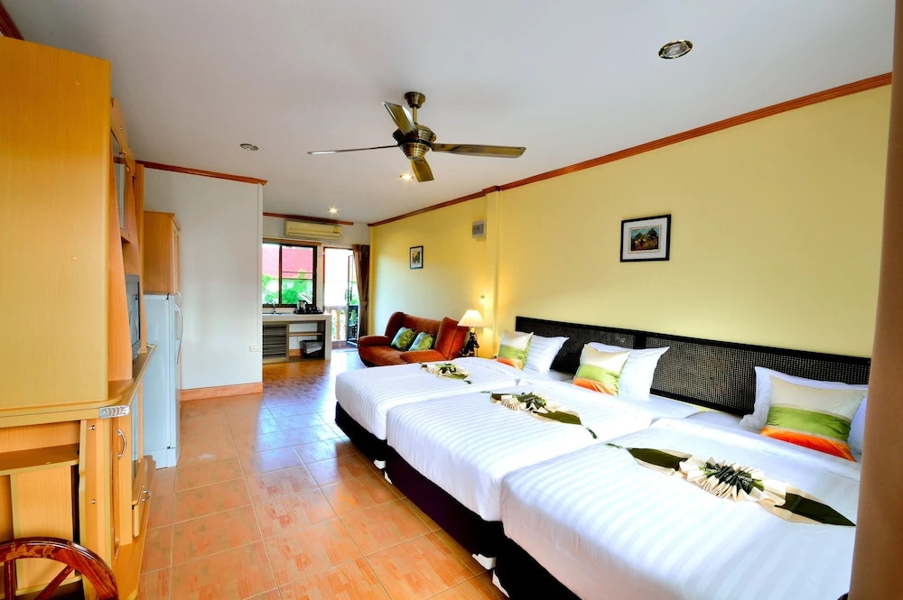 Трёхместный номер Standard в Avila Resort