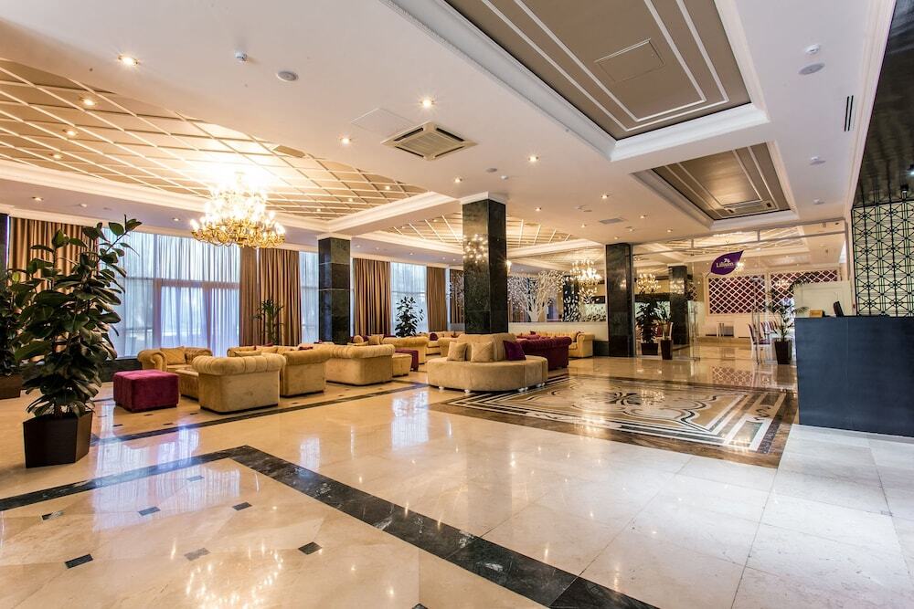 Курортный отель Golden Mir Hotel & Spa в Алматы