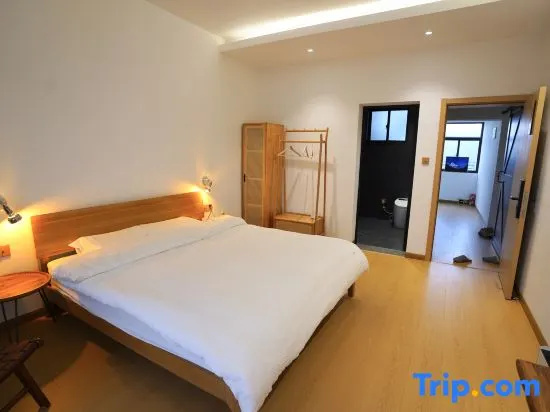 Standard Double room with canal view (full double bed)