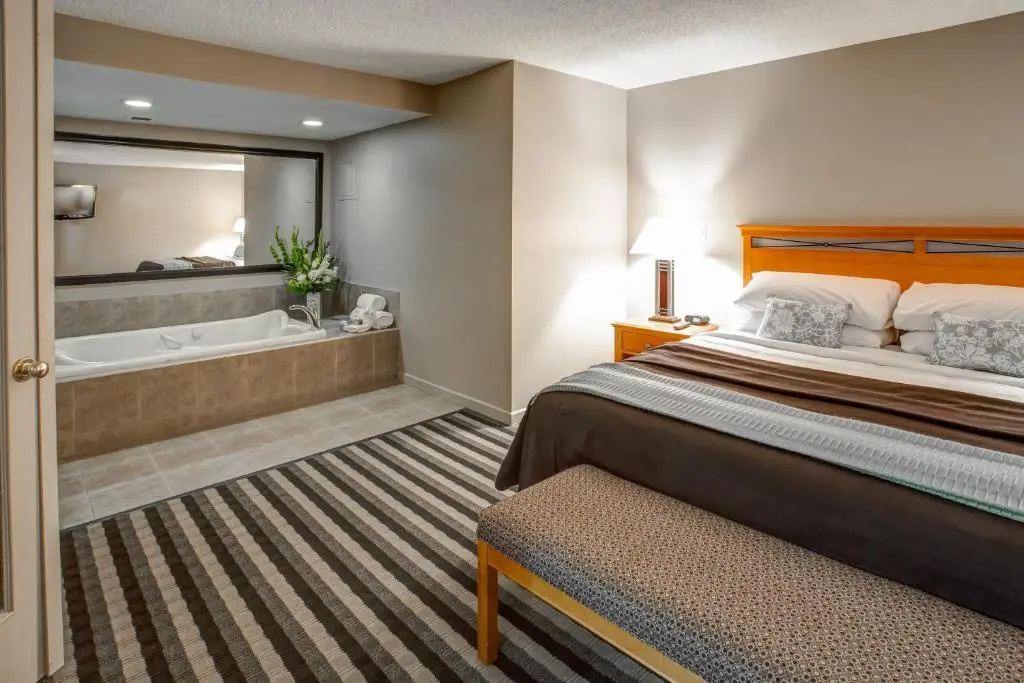1 Bedroom Deluxe Double Suite (full double bed)