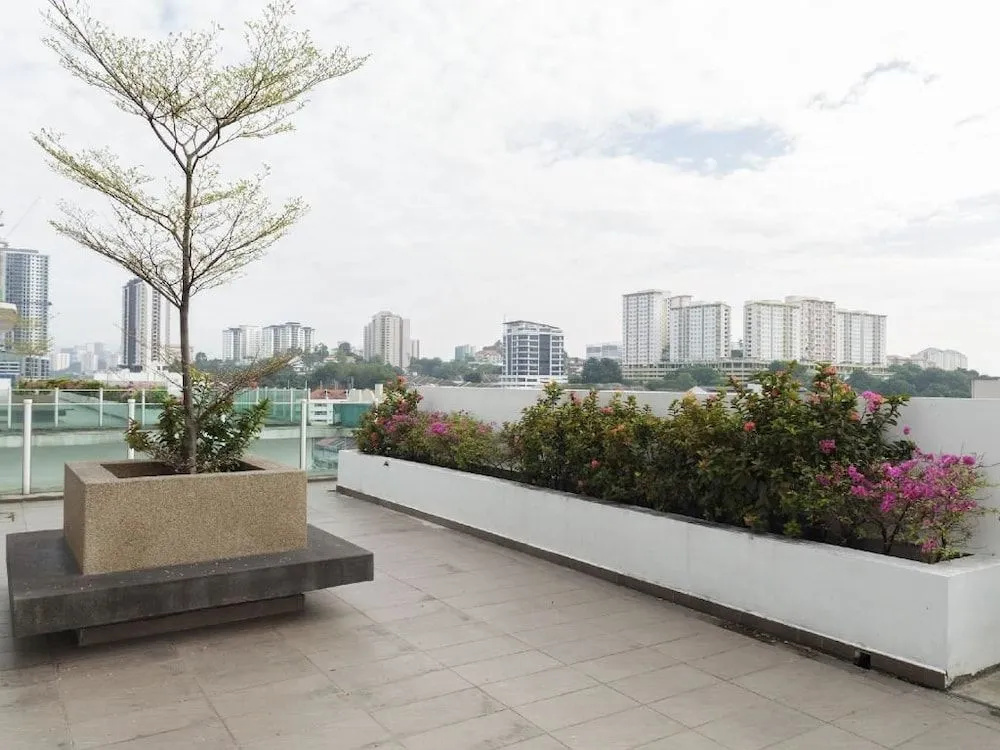 Kl101 Service Suite at the Scott Garden