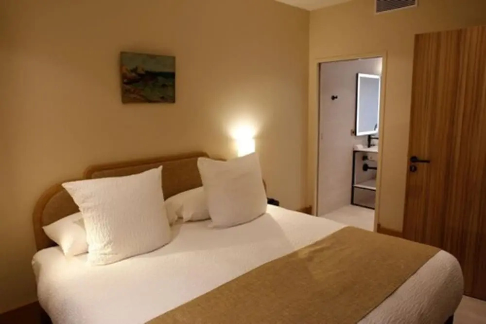 2 Bedrooms Family Suite with sea view