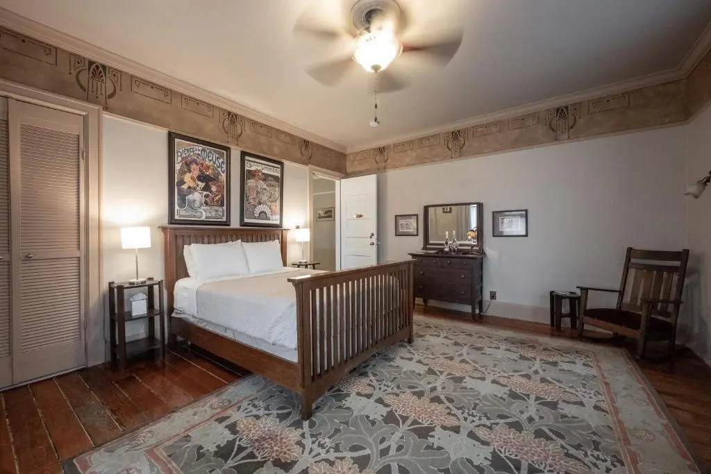 Standard Double room (full double bed)