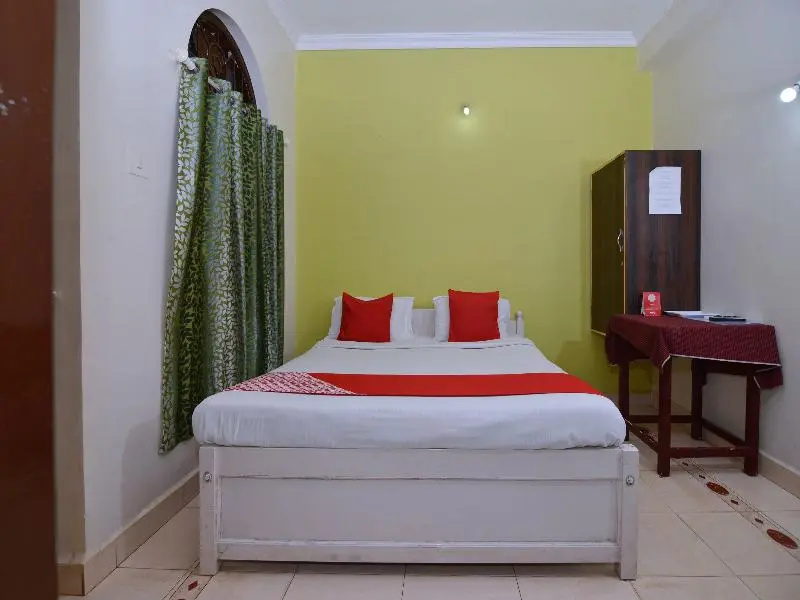 Angelina Guesthouse by OYO Rooms