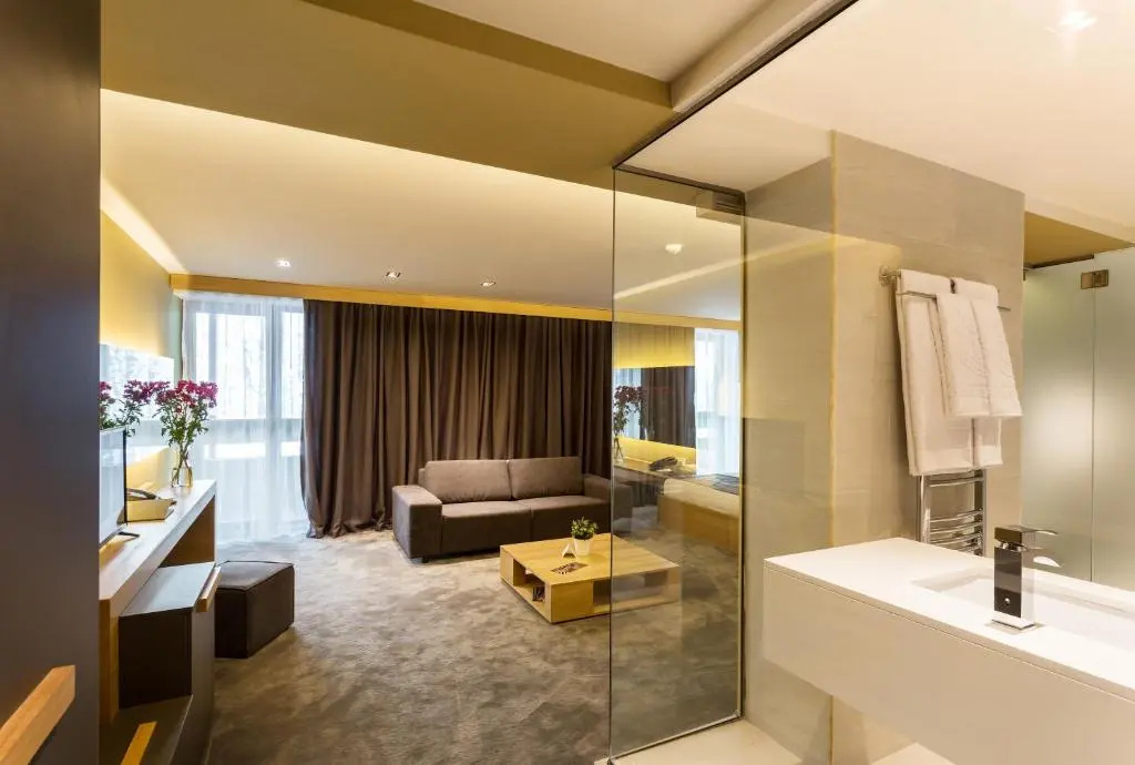 Deluxe Suite