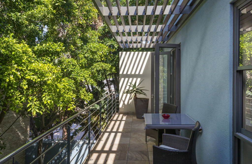 Balcony & Terrace