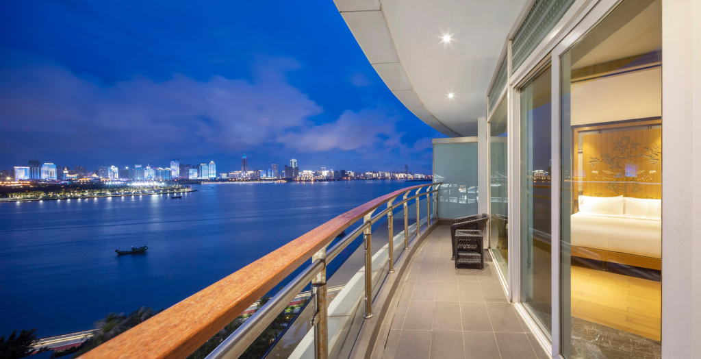 Balcony & Terrace