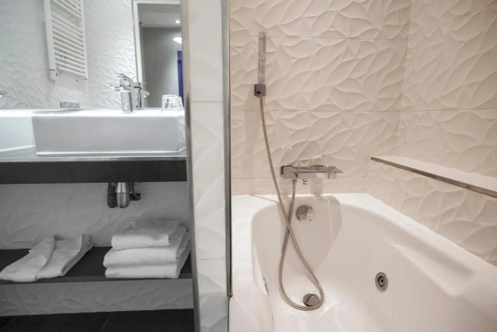 Hotel Les Jardins de Montmartre 9