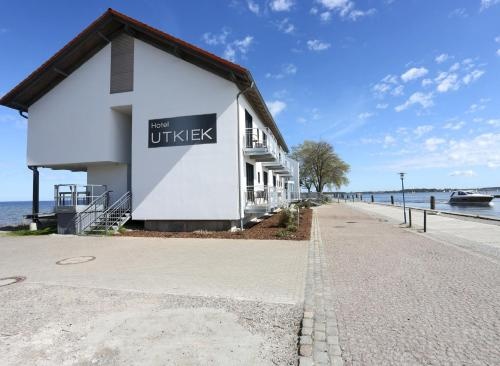 Beach & Waterfront