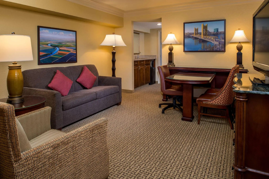 Embassy Suites by Hilton Sacramento Riverfront Promenade - Chambres