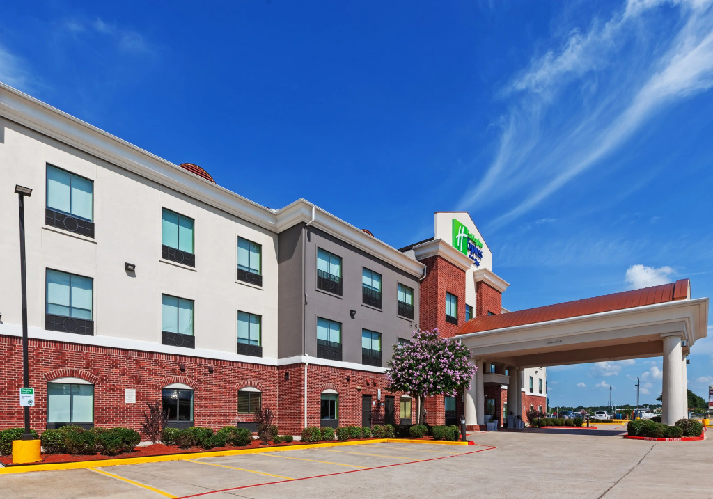 Holiday Inn Express & Suites Sealy by IHG