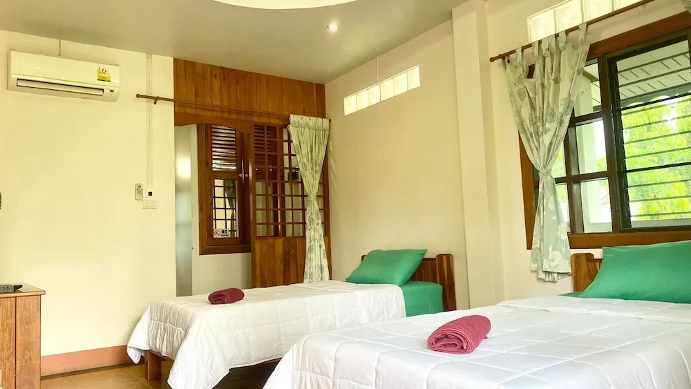 Phuphan Park Hotel - Chambres