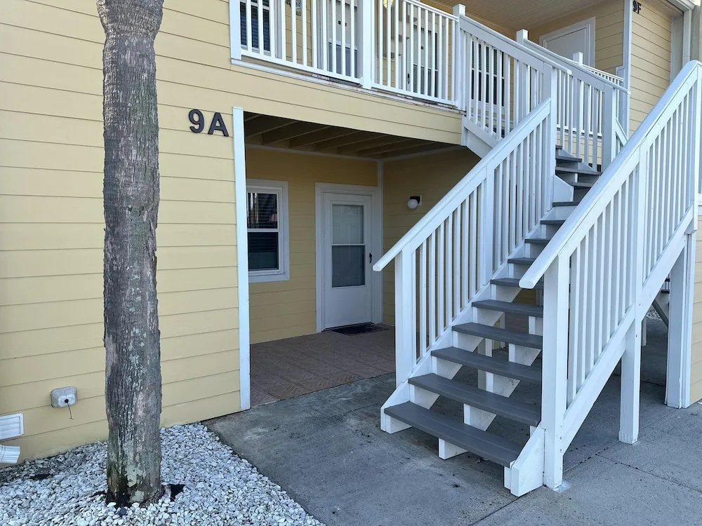 9 A, One Bedroom Condo