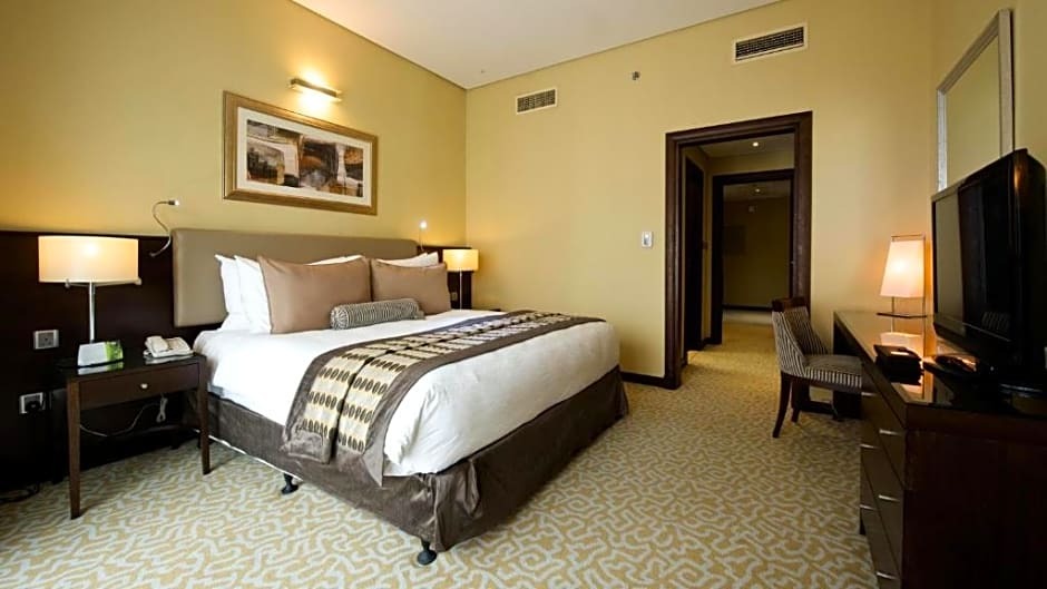 Time Oak Hotel & Suites