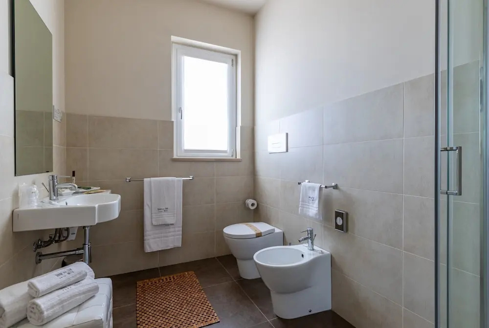 Double Suite with sea view (full double bed)