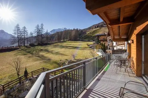 Balcony & Terrace