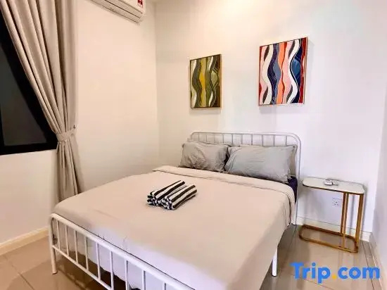 D’Pristine 4 bed room opposite legoland and medini
