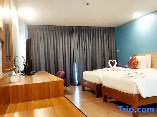 Deluxe Double room with partial view (twin beds)