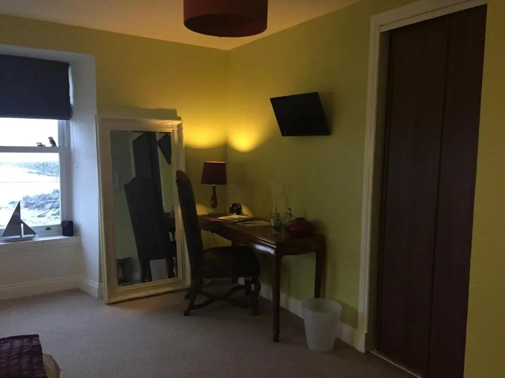 Deluxe Double room with sea view (twin beds)