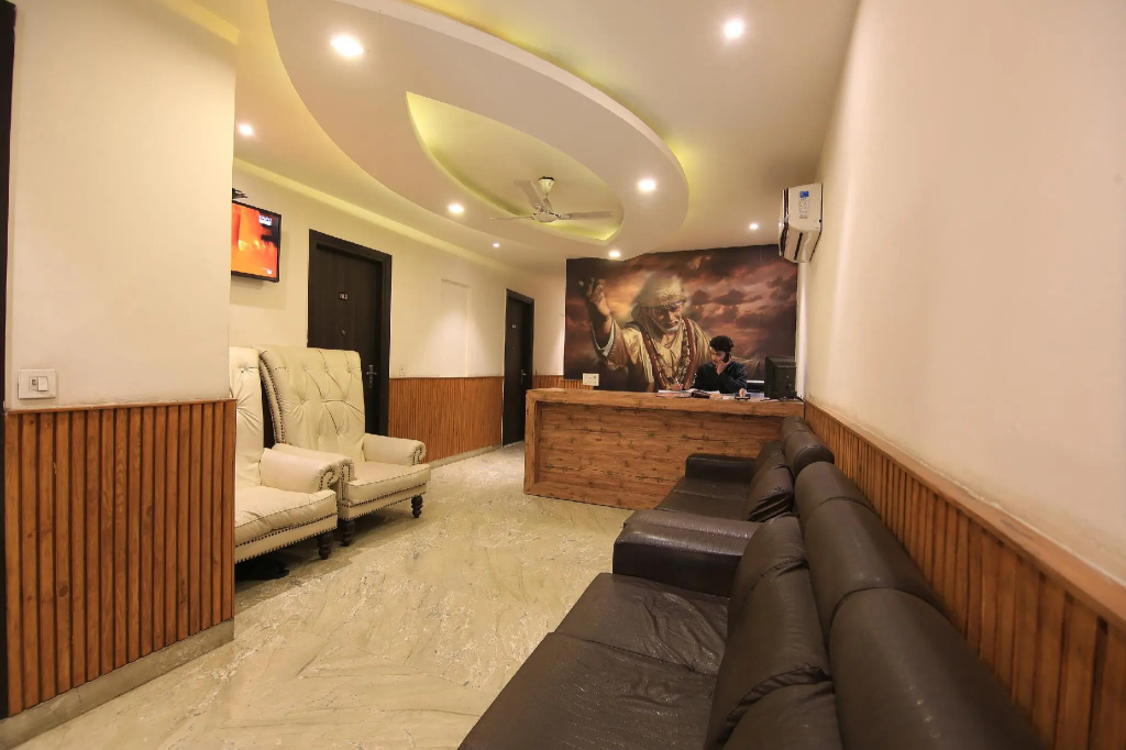 Lobby & Reception