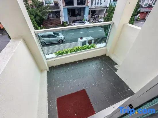 GOLDEN HILL – Brinchang (Near Night Market | Up to 16 Pax)