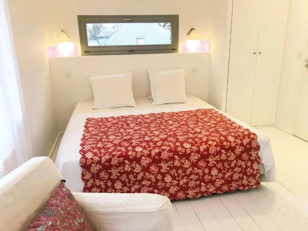 Standard Double room with balcony (full double bed)