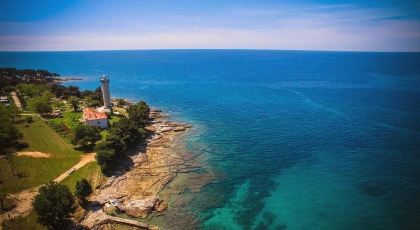 Beach & Waterfront