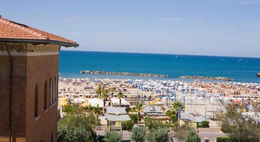 Beach & Waterfront