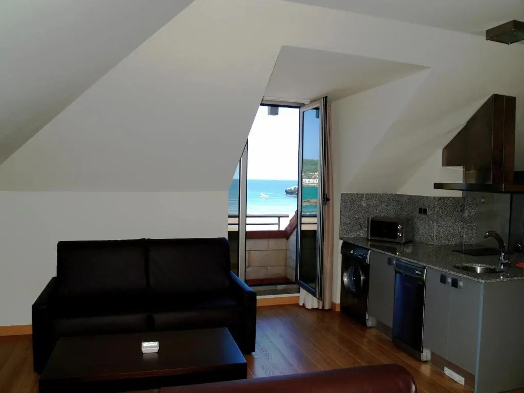 2 Bedrooms Apartment with sea view