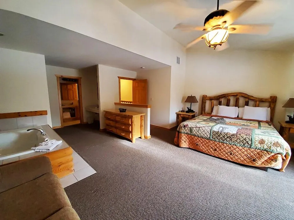 Grand Bear Resort at Starved Rock - фото 2