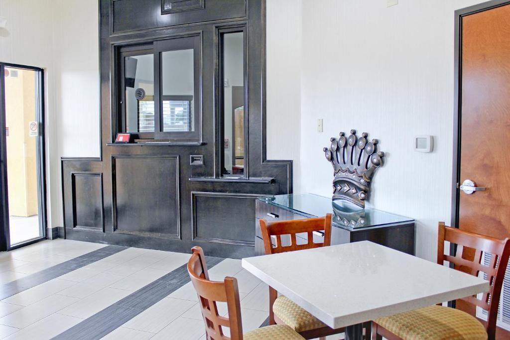 Двухместный люкс двуспальная кровать в Palacio Royale Inn Houston NW Beltway 8