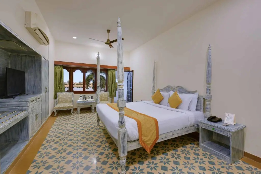 Swaroop Vilas - Lake Facing Boutique Hotel - Chambres