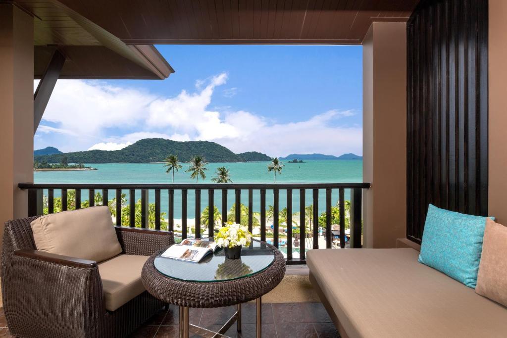 Двухместный номер Deluxe с видом на море 2 отдельные кровати в Pullman Phuket Panwa Beach Resort