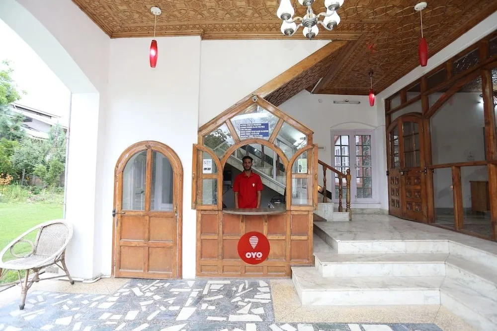 OYO 5735 Hotel Ashai