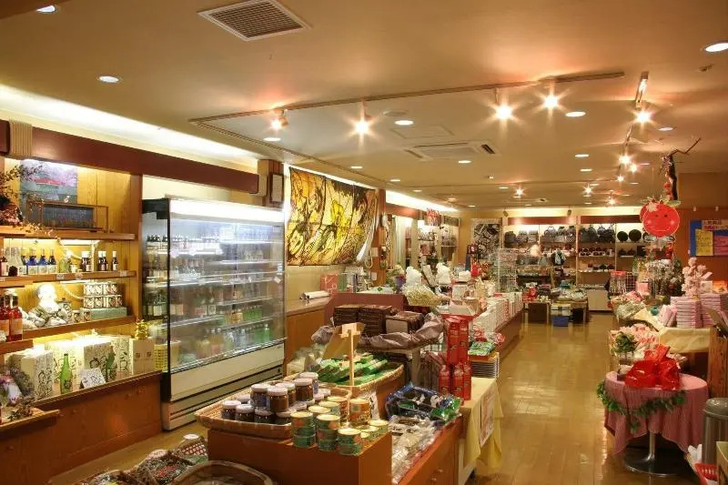 Food & Beverage