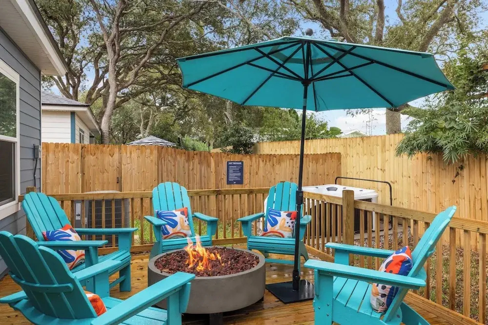 Sleeps 20! 2 Homes w/ Hot Tub, Putting Green, Bocce Golden Hour & Blue Hour