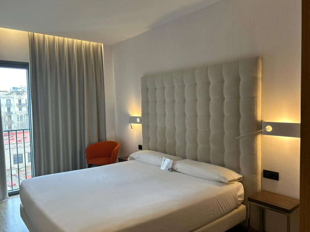 Hotel Chi — 2