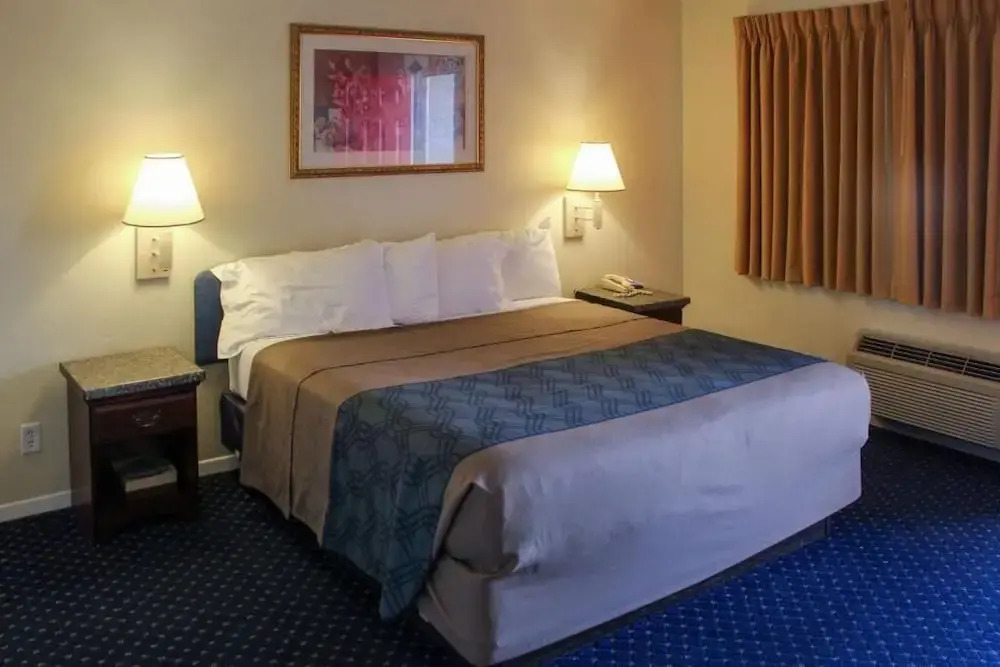 Номер Standard в Central Phoenix Hotel