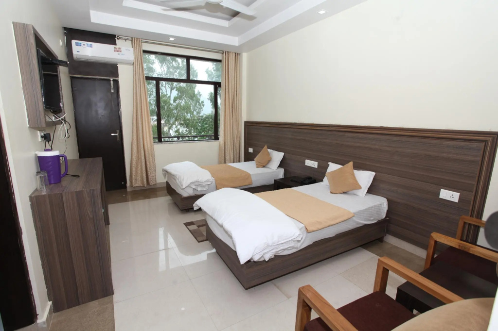 Deluxe Double room (twin beds)