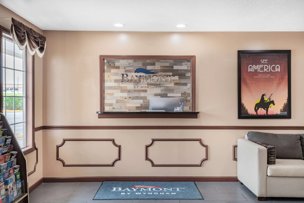 Lobby & Reception
