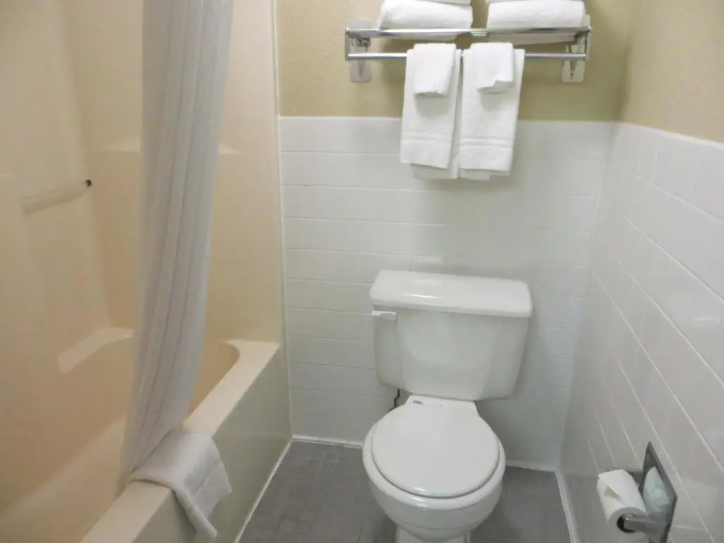 AmericInn by Wyndham Menomonie - Chambres