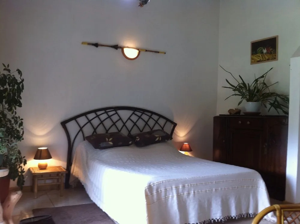 Voir la photo 1 — Auberge Issiates