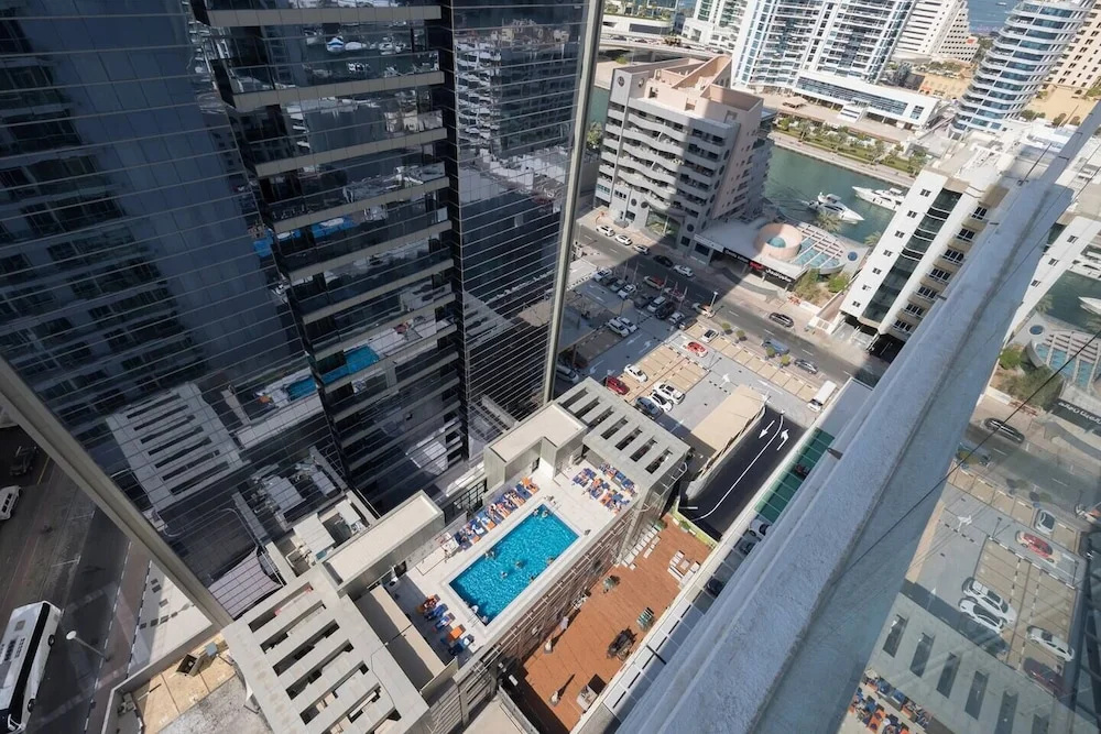 Bright 1BR sea view and balcony