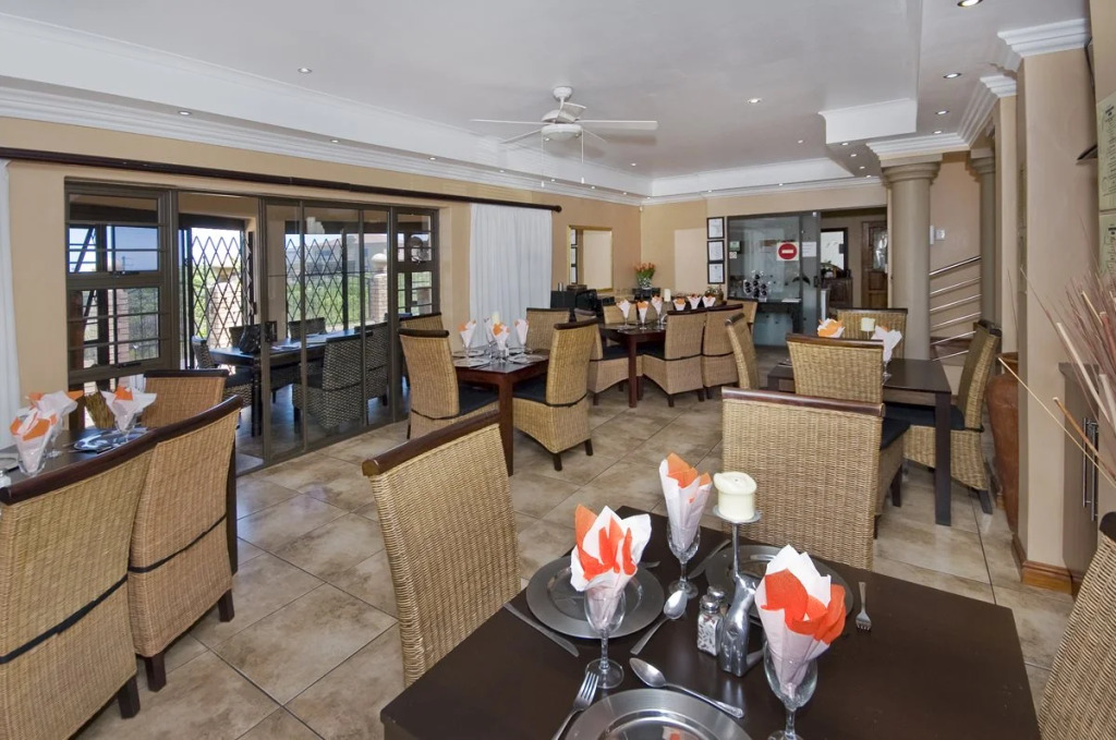 Dolphin Dance Lodge - фото 8