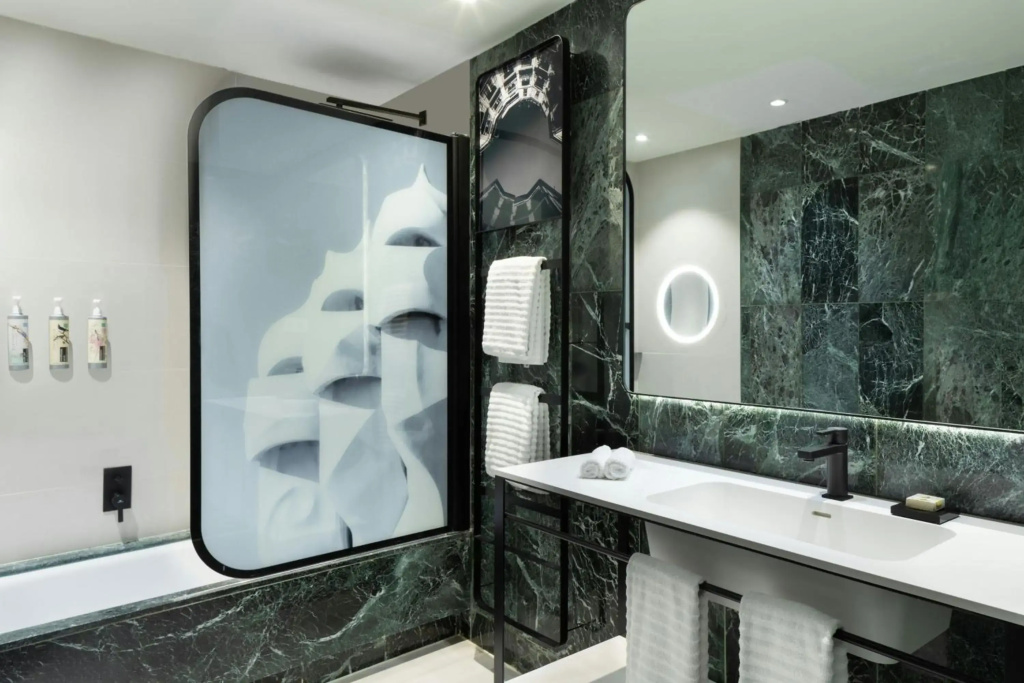 Renaissance Barcelona Hotel - фото 10