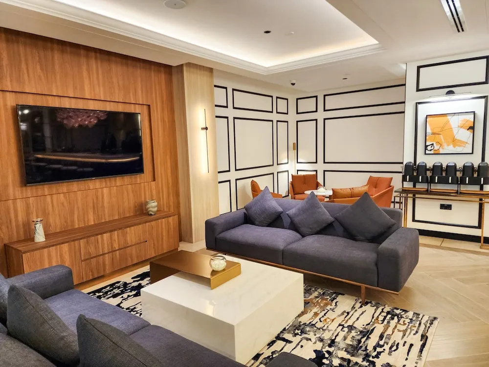 Двухместный номер клубный Standard (двуспальная кровать) в Crowne Plaza Dubai Jumeirah an IHG Hotel