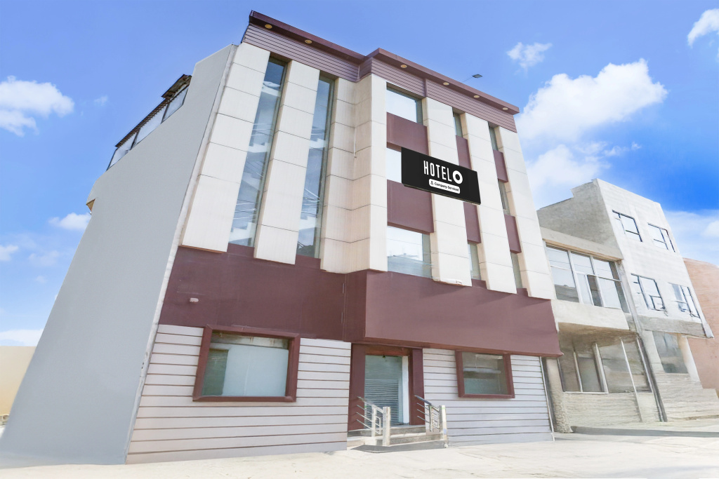 OYO 15947 Hotel Prabhat