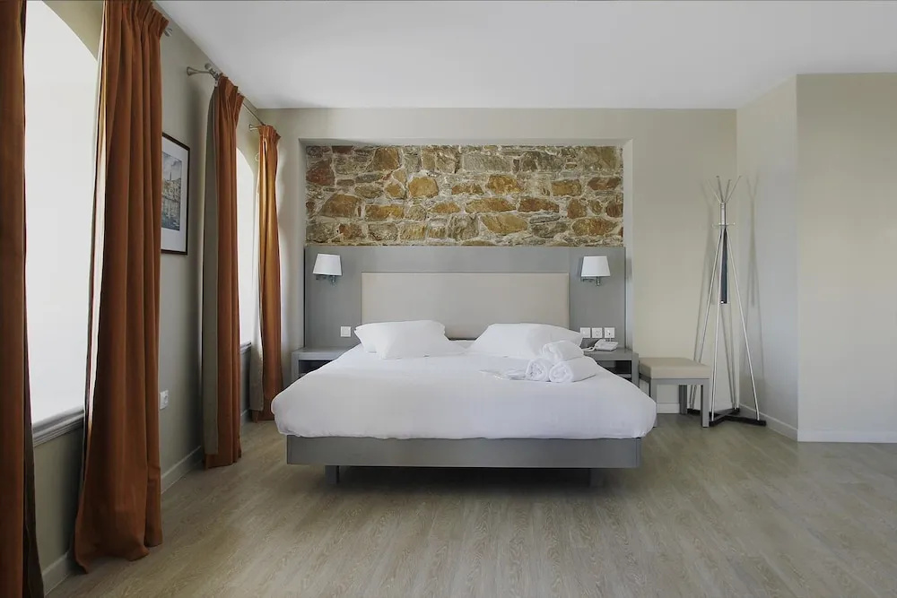 Superior Double room (full double bed)